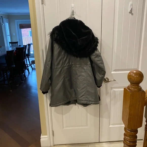 Winter jacket - Picture 3 of 4